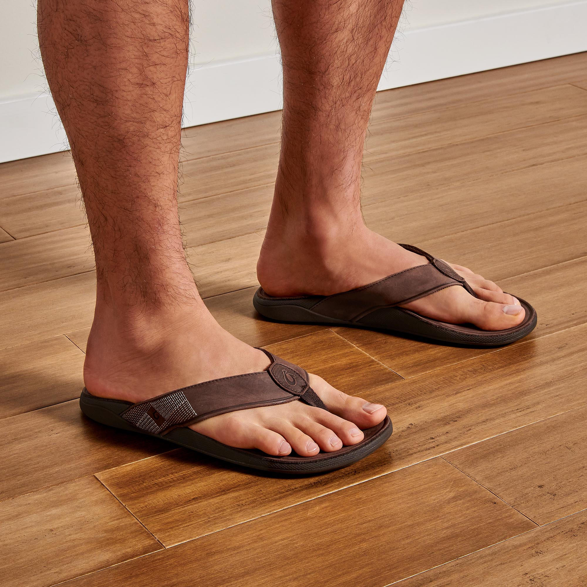 Tuahine Dark Wood OluKai UK