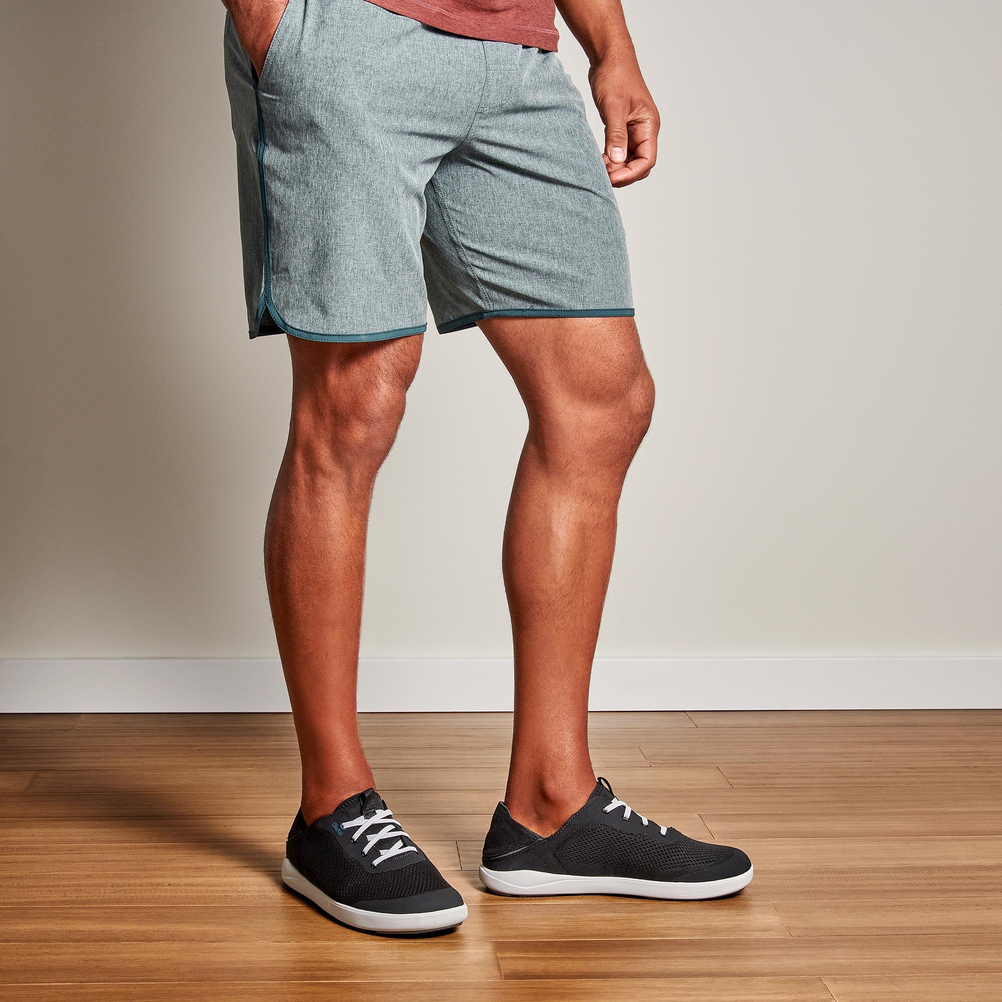 Olukai moku men's store