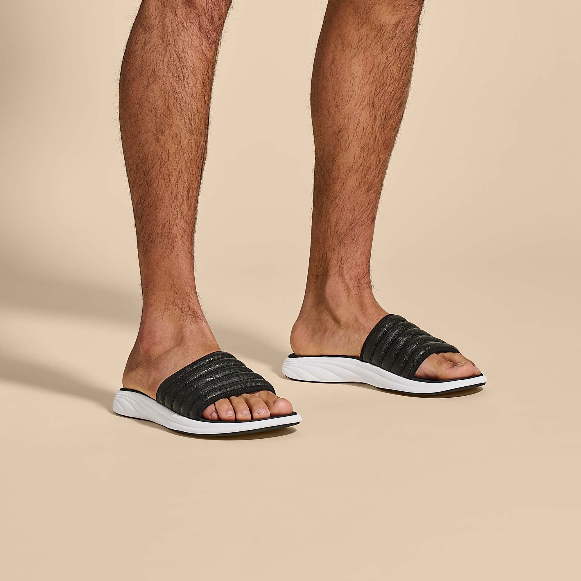 Komo Slide Men s Beach Sandals Black OluKai OluKai UK