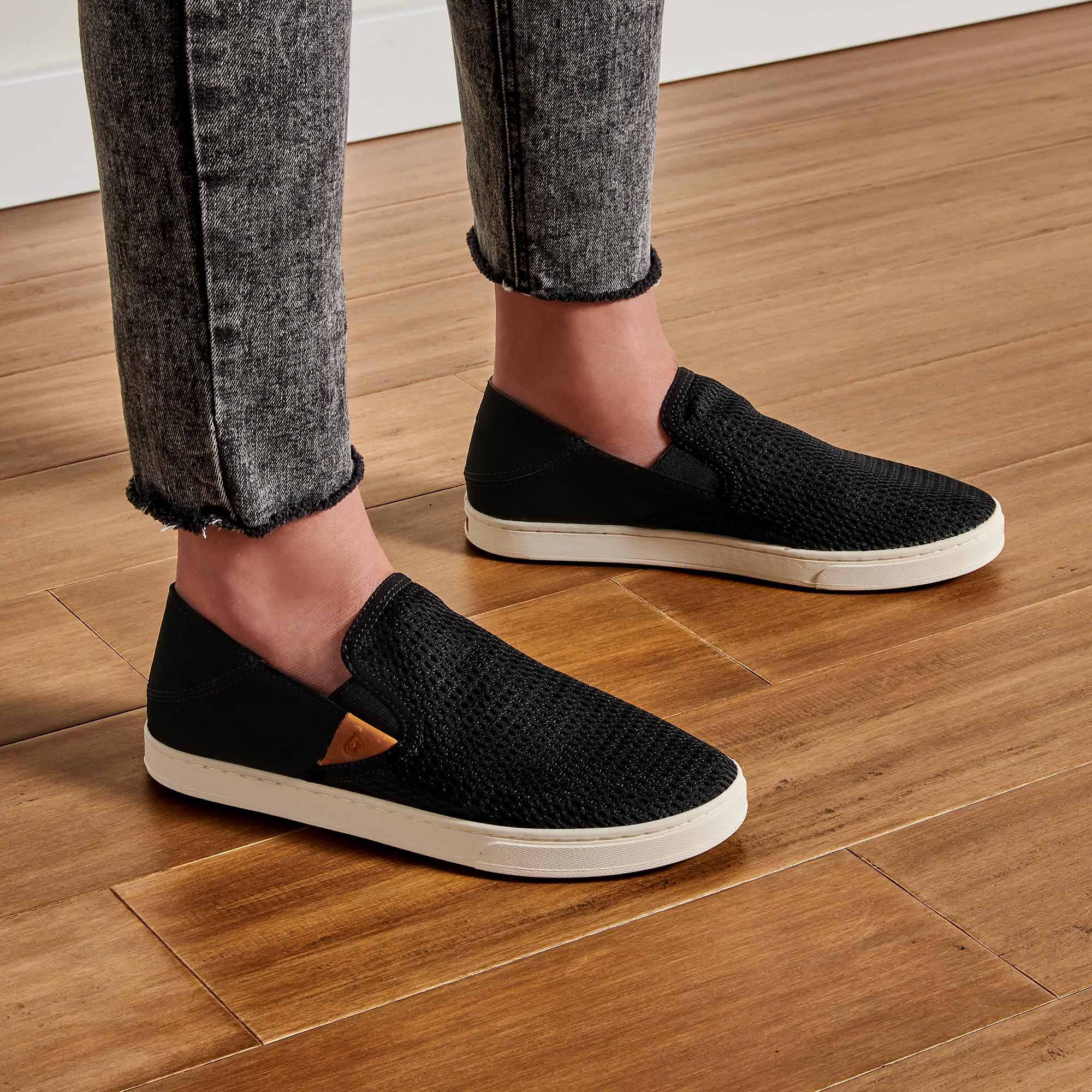 Olukai pehuea leather slip on deals