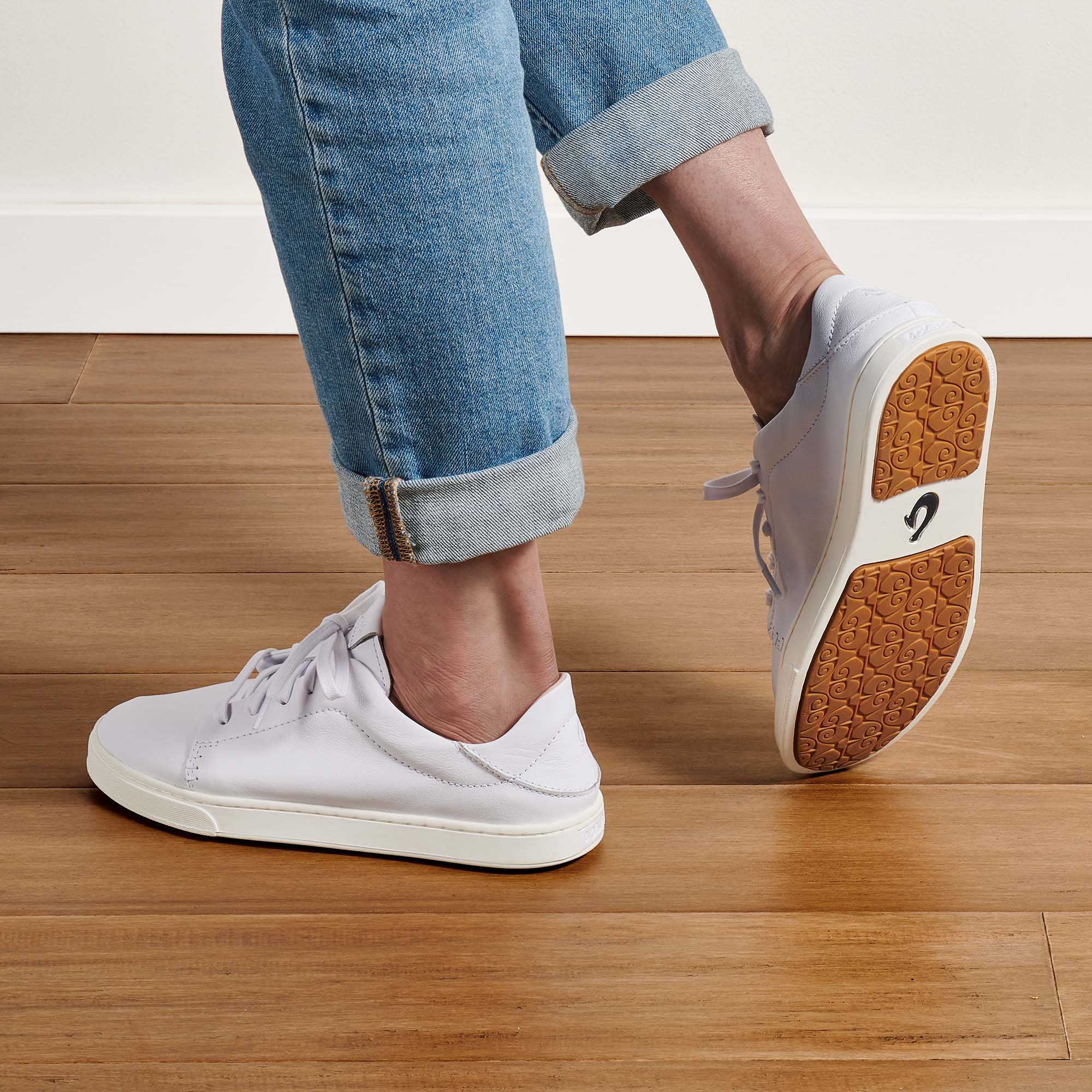 Plain white leather sneakers womens hot sale