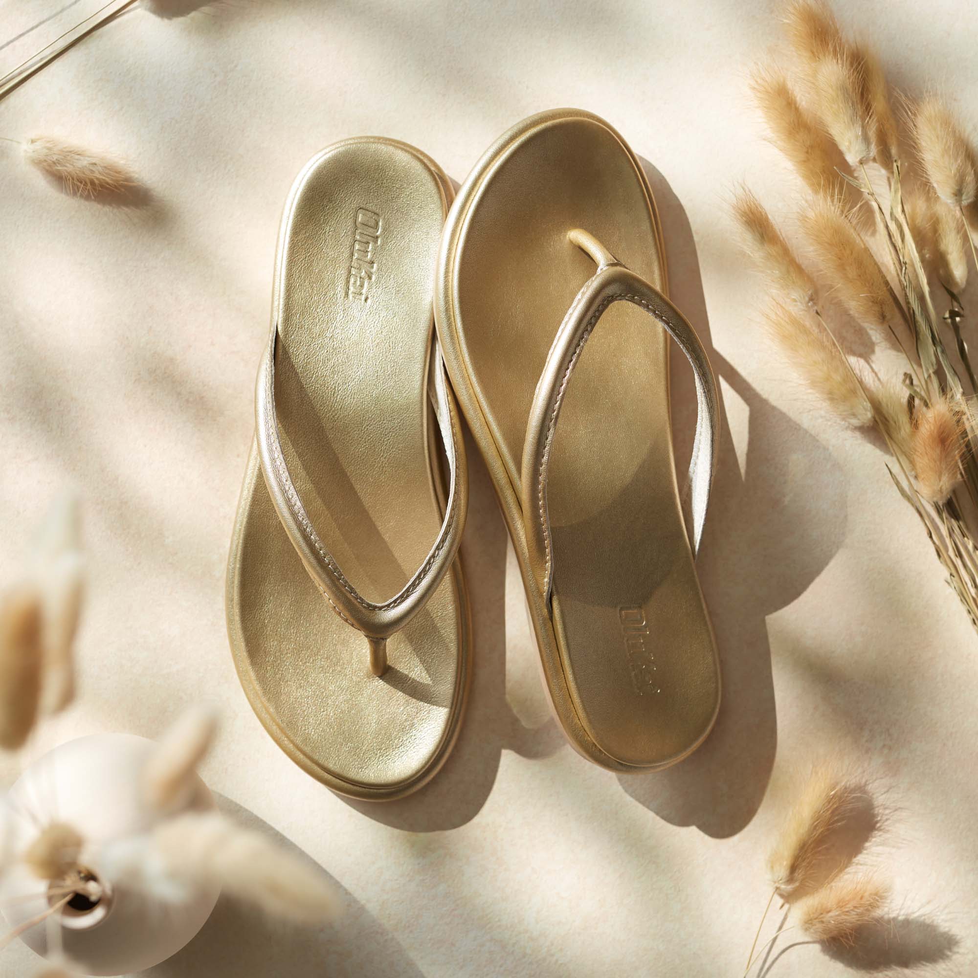 Old navy gold flip flops online