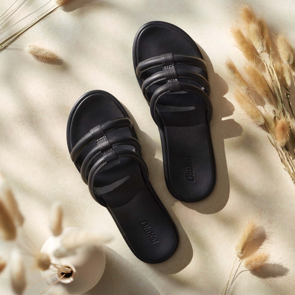Tiare Slide Women’s Leather Slide Sandals - Black | OluKai | OluKai UK